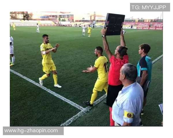 足球球星退役后重返赛场时间表及各大名将再度披挂上阵的精彩时刻